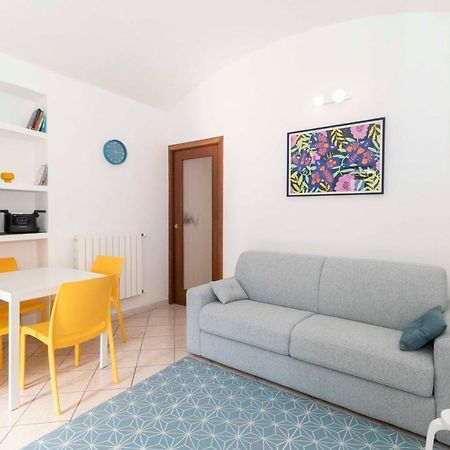 Ferienwohnung Colourful Flat San Donato Turin Exterior foto