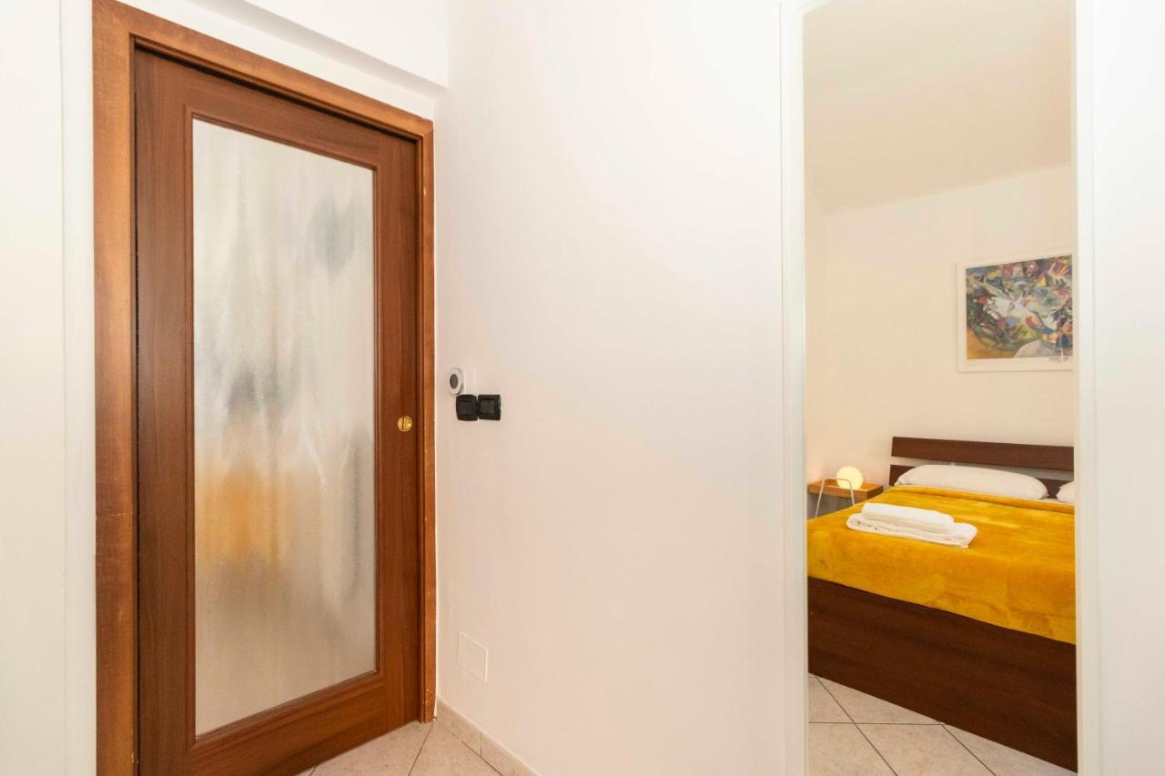 Ferienwohnung Colourful Flat San Donato Turin Exterior foto