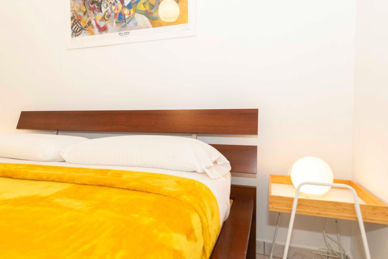 Ferienwohnung Colourful Flat San Donato Turin Exterior foto